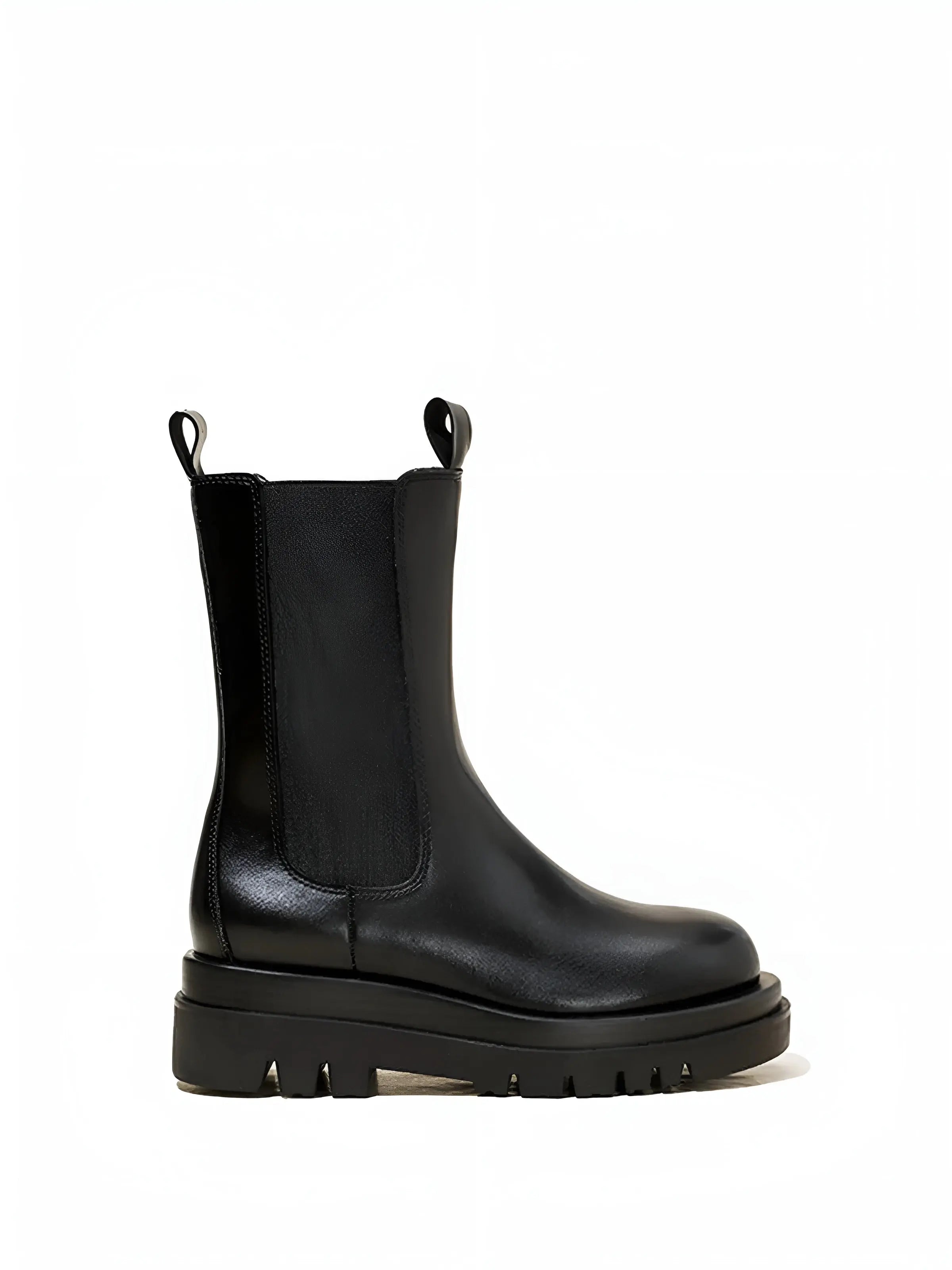 MEWE | Chunky Sole Chelsea Boots for Modern Urban Style Mewe London