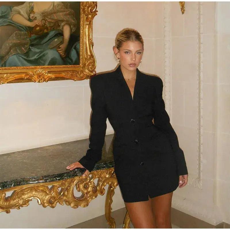 MEWE | Longline Blazer with Notched Lapel and Structured Silhouette Mewe London