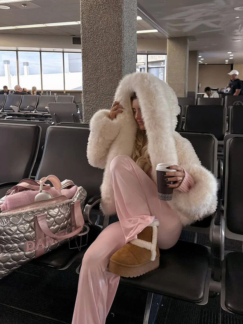 MEWE | Oversized Hooded Faux Fur Coat for Winter Styling