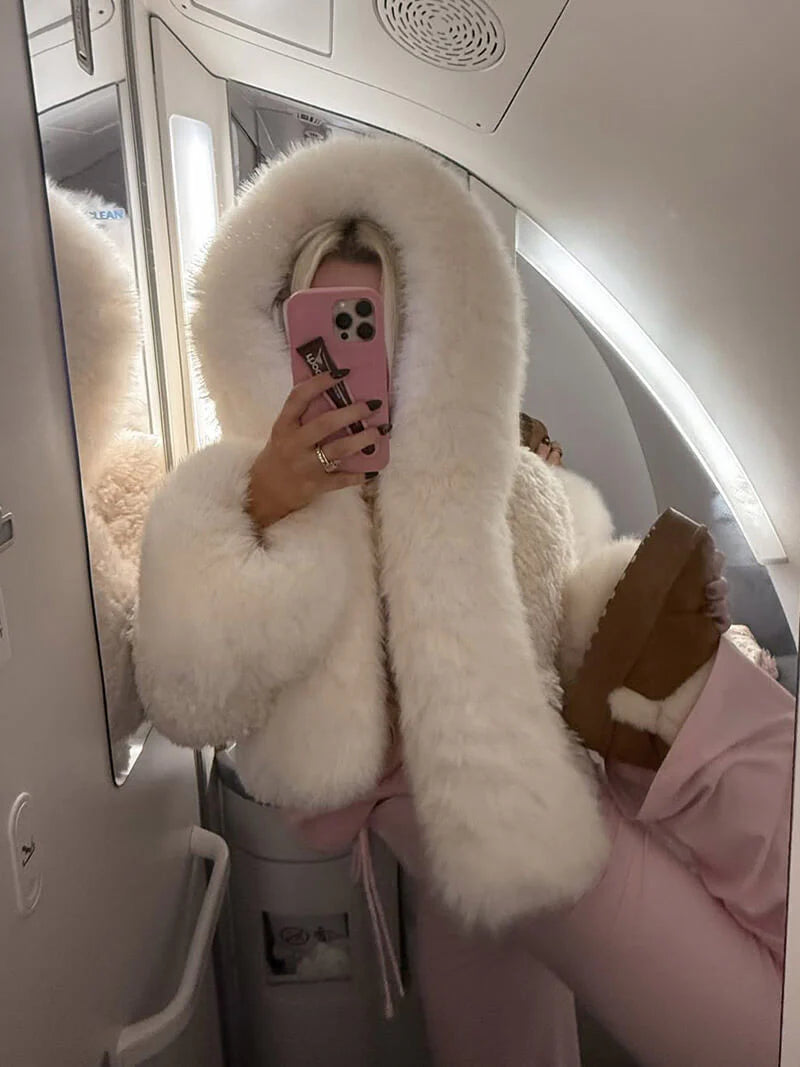 MEWE | Oversized Hooded Faux Fur Coat for Winter Styling