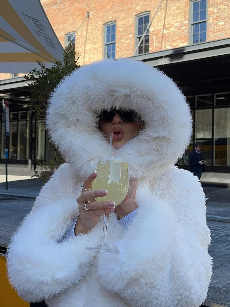MEWE | Oversized Hooded Faux Fur Coat for Winter Styling