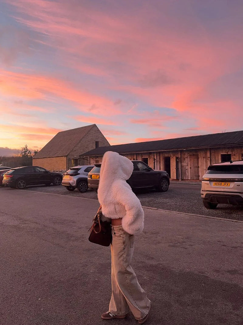 MEWE | Oversized Hooded Faux Fur Coat for Winter Styling