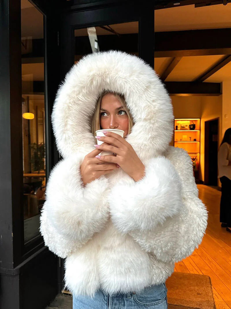 MEWE | Oversized Hooded Faux Fur Coat for Winter Styling