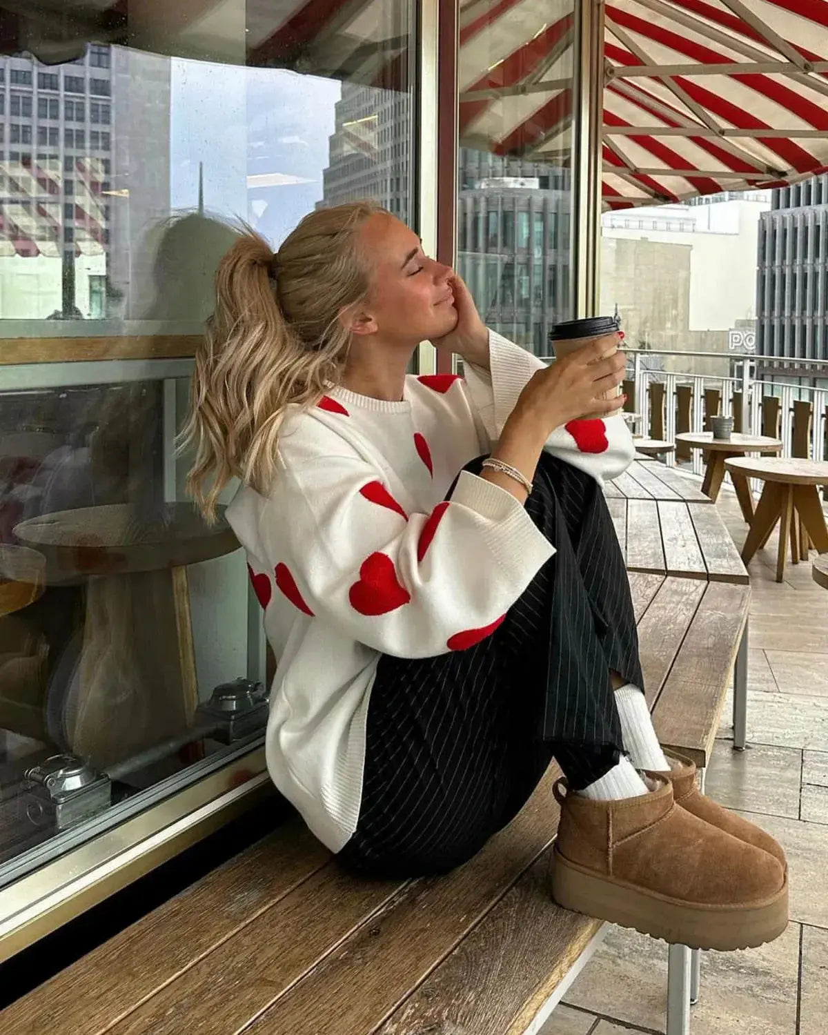 MEWE | Oversized Sweater with Heart Pattern and Ribbed Finish Mewe London