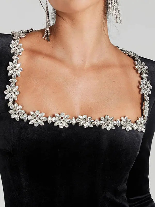 MEWE | Square-Neck Velvet Jumpsuit with Long Sleeves and Flared Trousers Mewe London