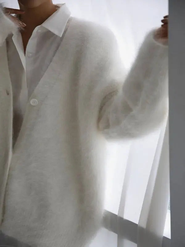 MEWE | V-Neck Button-Down Cardigan with Long Sleeves Mewe London