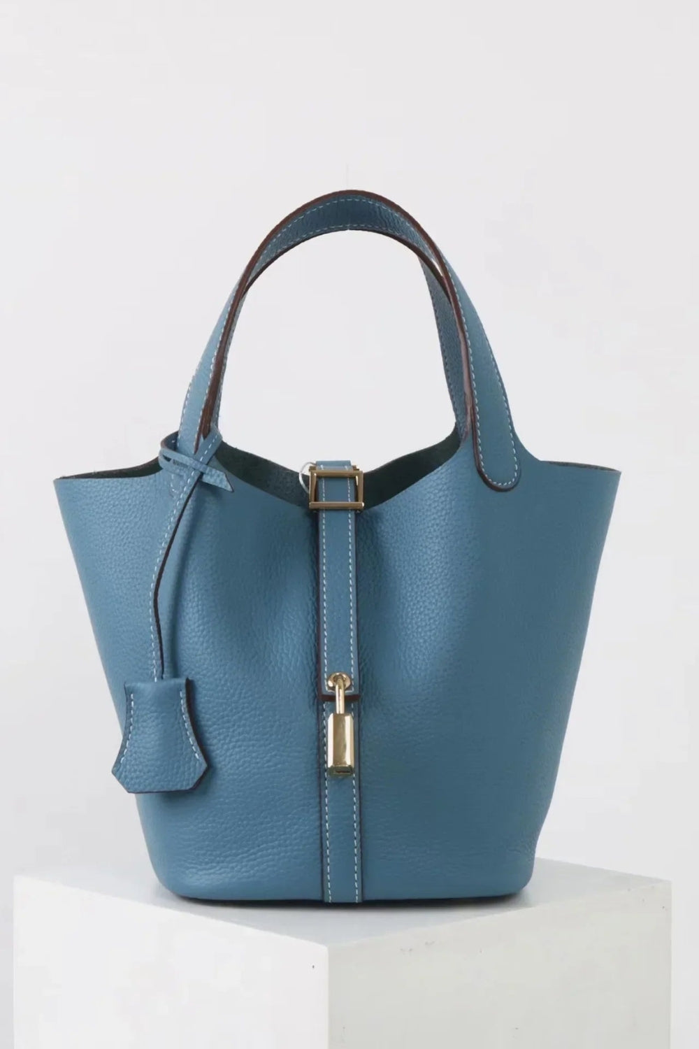 MEWE | Bucket Bag with Lock Detail Mewe London