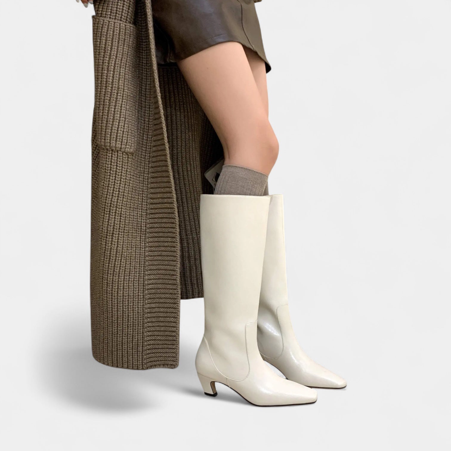 MEWE | Knee High Boots with Pointed Toe and Block Heel Mewe London
