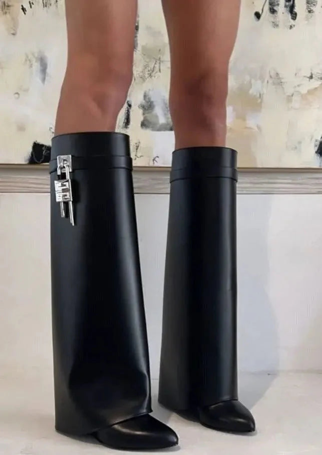 MEWE | Knee-High Wedge Boots with Glossy Finish
