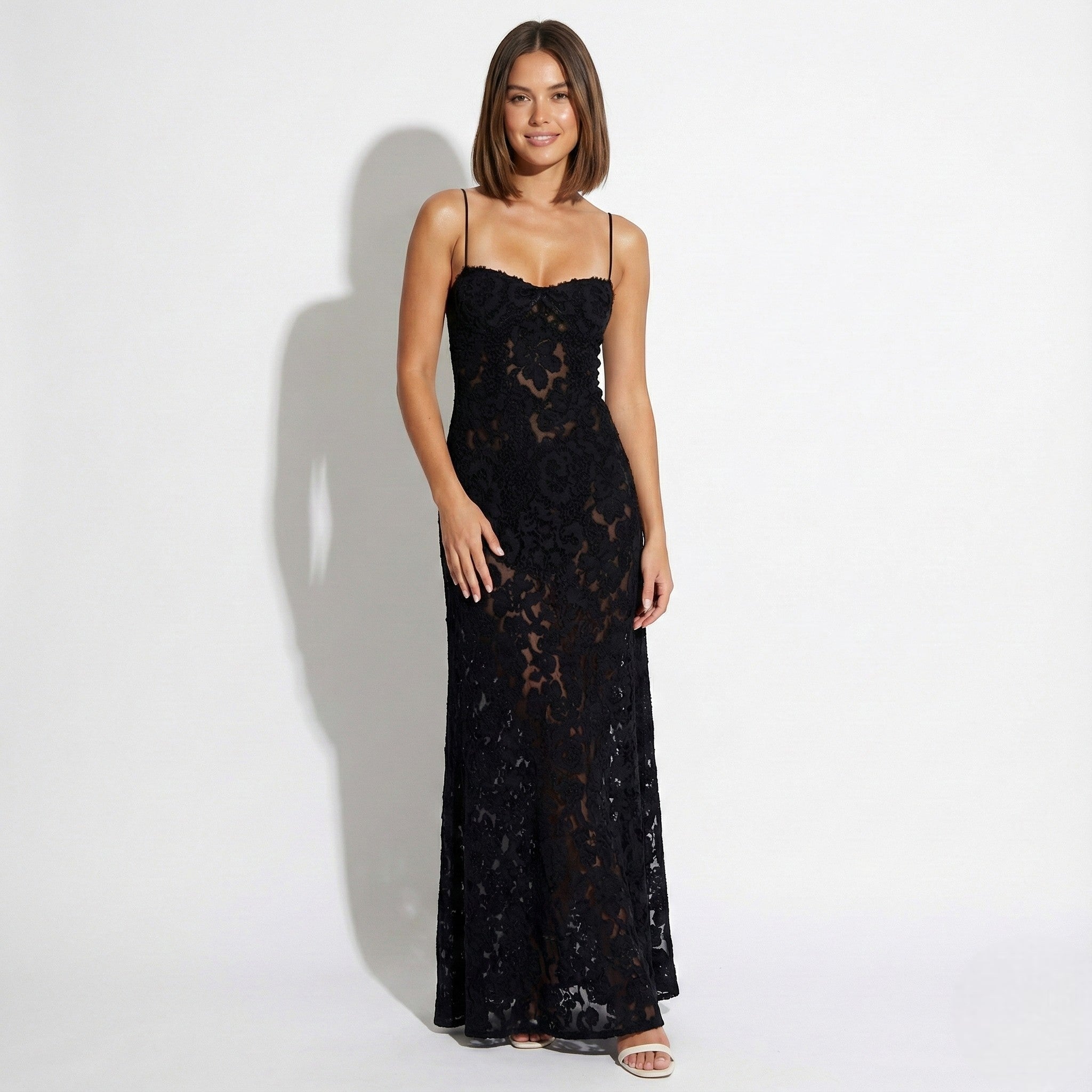 MEWE | Lace Maxi Dress with Sweetheart Neckline Mewe London