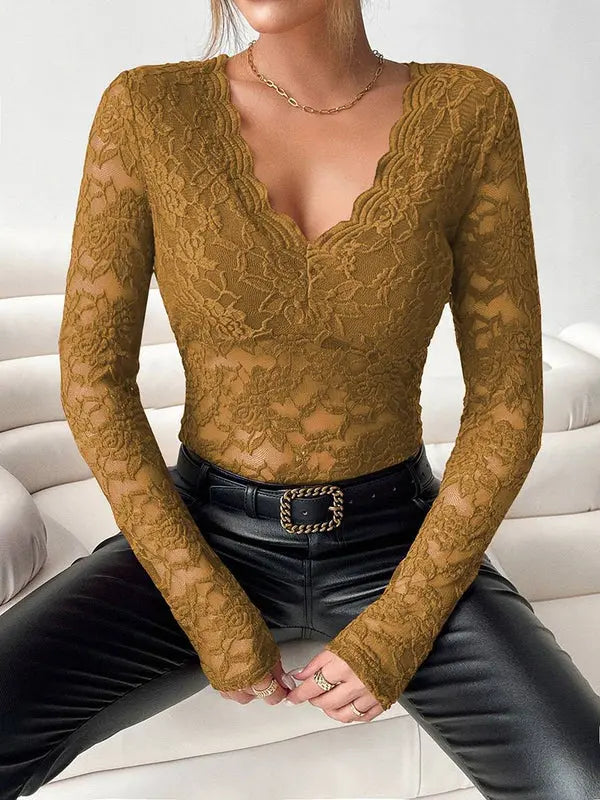 MEWE | Lace Top with V-Neck and Long Sleeves Mewe London