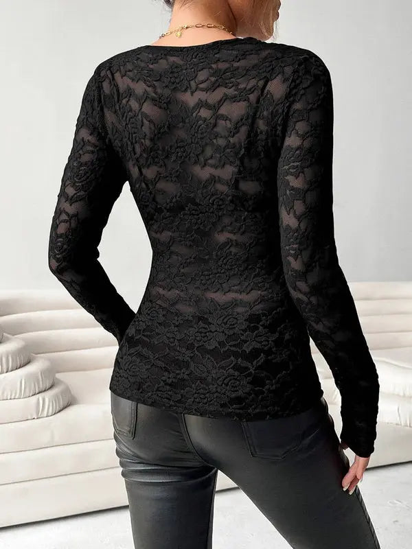 MEWE | Lace Top with V-Neck and Long Sleeves Mewe London