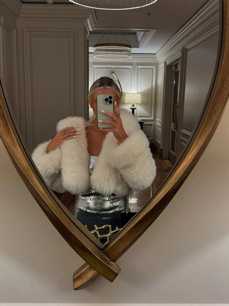 MEWE | Oversized Hooded Faux Fur Coat for Winter Styling