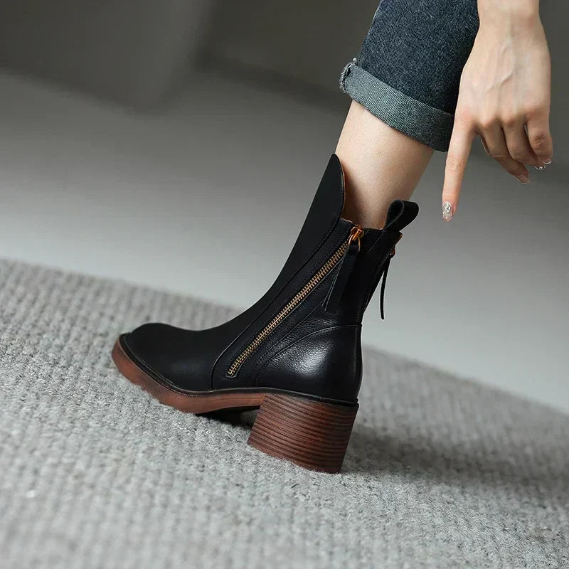 MEWE | Ankle Boots with Block Heel and Side Zip Mewe London